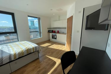 1 bed flat, 2A Old Town Street, City Centre, Plymouth, PL11AE - Image 3